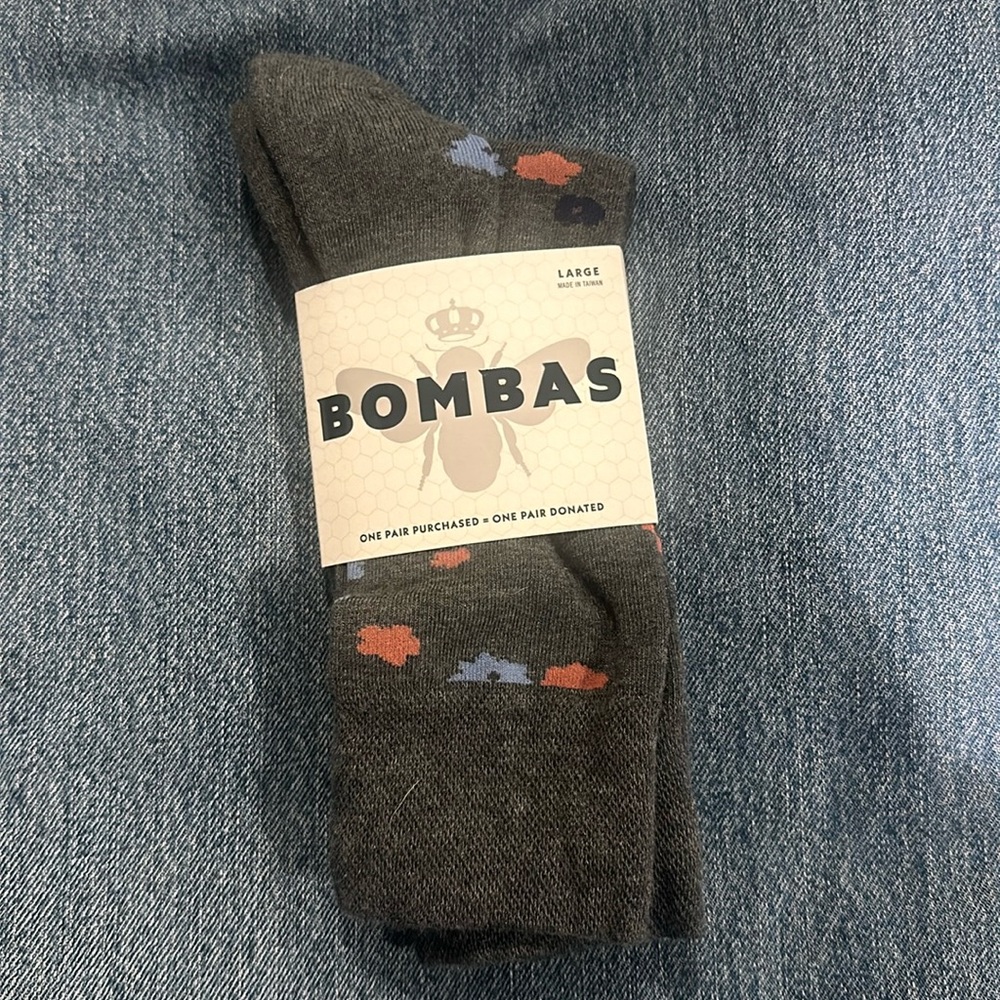 Bombas Socks Gray with Flowers, Size Large